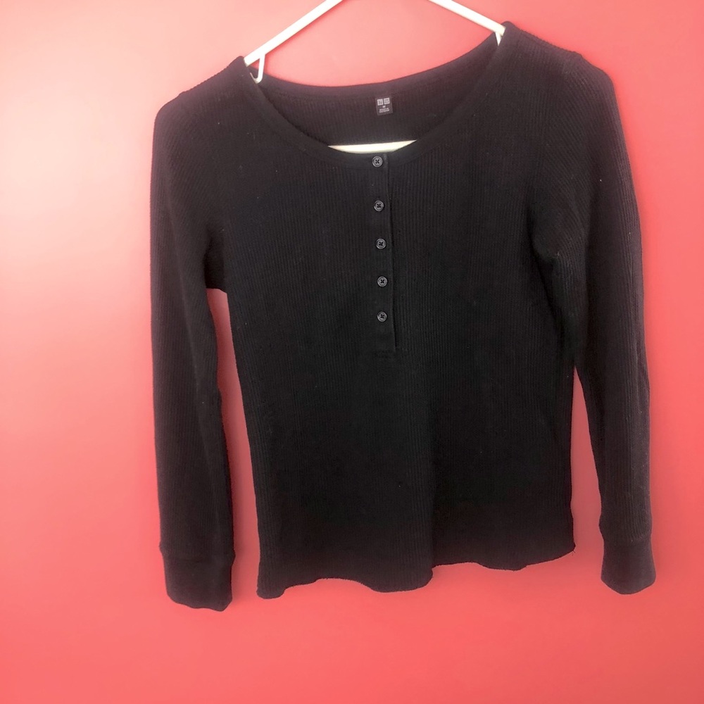 Uniqlo black scoop neck thermal t shirt